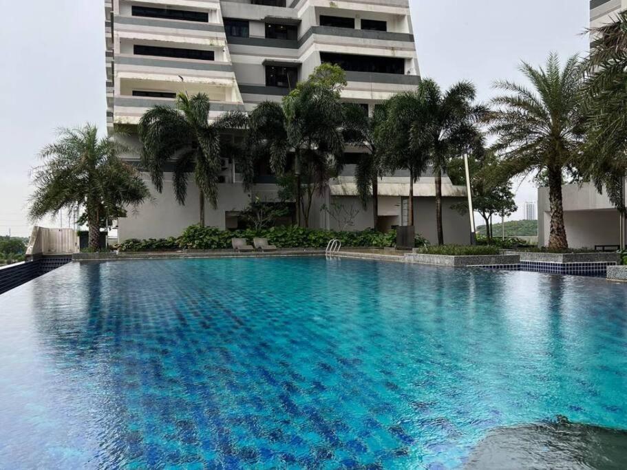 Meridinmedini Familytrip 5Min To Legoland By Vdo Homestay Nusajaya  Exterior foto