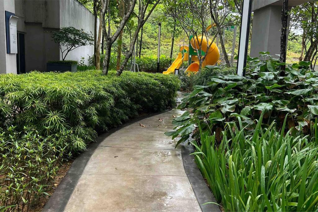 Meridinmedini Familytrip 5Min To Legoland By Vdo Homestay Nusajaya  Exterior foto