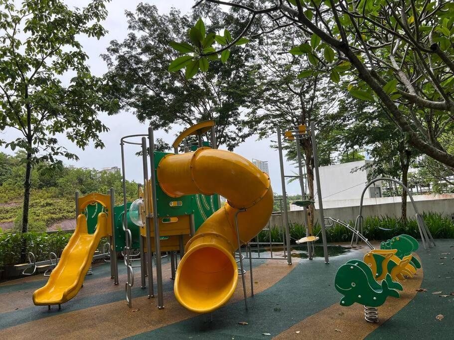 Meridinmedini Familytrip 5Min To Legoland By Vdo Homestay Nusajaya  Exterior foto